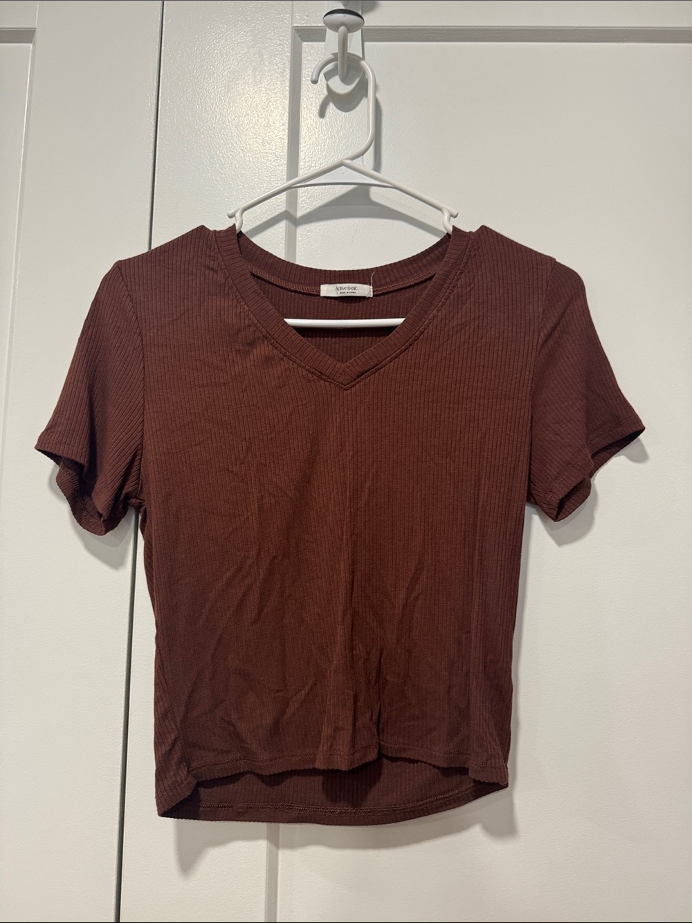 Active Basic Ribbed V-Neck Crop Top - Brown